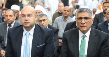 محافظ الجيزة يؤدى صلاة عيد الأضحى المبارك بساحة مسجد مصطفى محمود