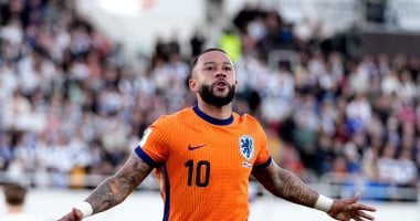 ممفييس ديباي لاعب هولندا