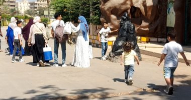 خروجة العيد.. المصريون يحتفلون بثانى أيام عيد الأضحى فى الحديقة الدولية زوار الحديقة الدولية بعيد الأضحى