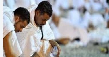بسم الله مع كل رمية.. اعرف شروط رمى جمرات "منى" الثلاث وسبب التسمية رمى الجمرات