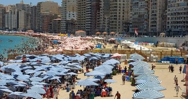 إقبال على شواطئ الإسكندرية ثالث أيام العيد ونسبة الإشغال 80%.. فيديو وصور