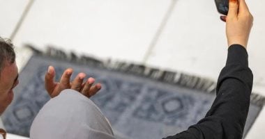 من قلب الحرم.. الحجاج يعايدون أحبتهم برسائل من أطهر بقاع الأرض الحجاج يعايدون أحبتهم