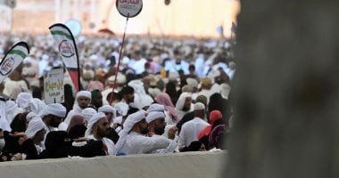 فى ثاني أيام التشريق.. الحجاج يكملون رمي الجمرات وسط تنظيم محكم ومشاعر روحانية.. إقبال كبير وانسيابية وتسهيلات رغم حرارة الشمس.. والجمرات تشهد انتظام الحشود ودعوات الحجاج رمي الجمرات