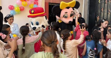 بهجة العيد تملأ أرجاء شمال سيناء.. المجالس عامرة والشواطئ مشغولة "صور"