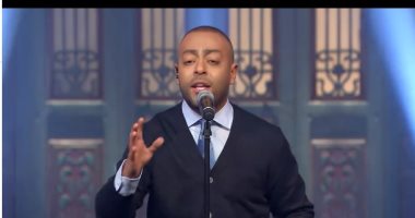 "قصر بعيد".. تامر عاشور يبدع على مسرح "صاحبة السعادة" مع إسعاد يونس