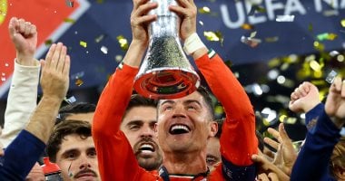 رونالدو يقود البرتغال للقب دورى الأمم الأوروبية على حساب إسبانيا.. الأسطورة يتوج باللقب الثالث مع منتخب بلاده.. وينهمر بالبكاء بعد حسم اللقب بركلات الترجيح وتسجيل هدف قبل استبداله.. فيديو وصور رونالدو