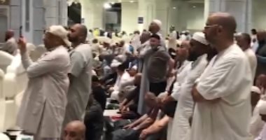 صوت الحرم.. أذان ينسج الروح نورًا ويزخرف الأرض قداسة.. فيديو