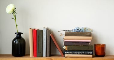 نيوز برو : 
                                            4 خطوات للتخلص من فوضى الكتب وترتيبها بطريقة صحيحة
                                        