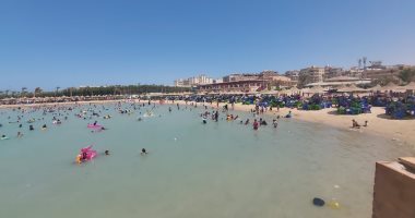 شواطئ العائلات بالغردقة تستقبل أكثر من 30 ألف زائر خلال العيد.. صور شواطئ العائلات العامة بمدينة الغردقة