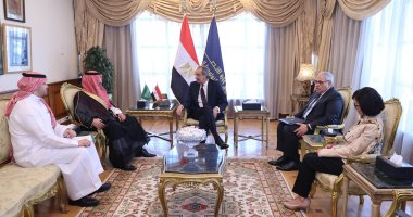  وزير الاتصالات يبحث مع سفير المملكة السعودية فتح آفاق جديدة للتعاون