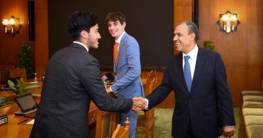 وزير الخارجية والهجرة يلتقى بمجموعة من الطلاب فى الجامعات بالمملكة المتحدة وزير الخارجية والهجرة