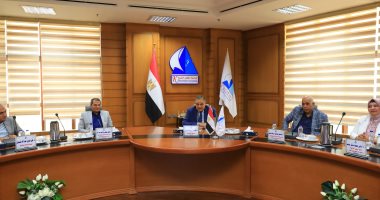 مجلس عمداء كليات جامعة كفر الشيخ يتابع أعمال امتحانات الفصل الدراسى الثانى جانب من الإجتماع