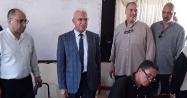 وكيل "تعليم الإسماعيلية" يتفقد كنترول الشهادة الإعدادية