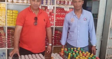 تموين بورسعيد يضبط سلعًا غذائية منتهية الصلاحية ومجهولة المصدر بحى الضواحي جانب من الحملة