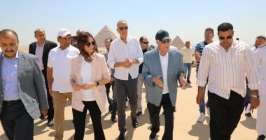 مستشار الرئيس ومحافظ الجيزة يتفقدان انتظام تقديم الخدمات بالمنطقة الأثرية مستشار رئيس الجمهورية ومحافظ الجيزة يتفقدان انتظام تقديم الخدمات بالمنطقة الأثرية
