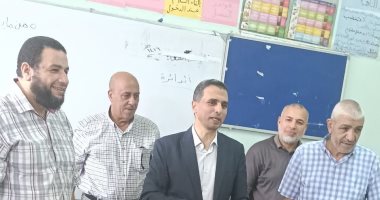 وكيل تعليم كفر الشيخ يوجه بالدقة فى تصحيح أوراق الشهادة الإعدادية.. صور وكيل تعليم كفر الشيخ يتفقد لجان تصحيح أوراق الشهادة الإعدادية