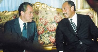 سعيد الشحات يكتب: ذات يوم 12 يونيو 1974.. نيكسون فى أول زيارة لرئيس أمريكى لمصر ووسائل الإعلام تدعو للحشد فى استقباله.. وأحمد فؤاد نجم يكتب قصيدته ساخرا: «شرفت يا نيكسون بابا» الرئيس السادات والأمريكي ريتشارد نيكسون