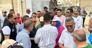 محافظ بورسعيد يوجه بتحويل مقلب قمامة إلى "باركينج" مجانى.. فيديو وصور
