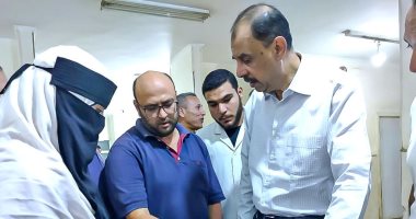 محافظ سوهاج يتفقد مستشفى ساقلته المركزى ويوجه بتعزيز الإنارة داخل المستشفى جانب من الجولة