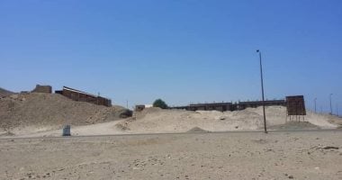 "الدقاق".. أقدم مصانع استخلاص الذهب فى البحر الأحمر يحتفظ بأركانه بعد قرابة القرن.. شيده الإنجليز بداية الثلاثينيات.. كان يستقبل أحجار الكوارتز من جبال الصحراء الشرقية.. وما زال يحتفظ بآثاره القديمة فى مرسى علم مصنع استخراج الذهب قديما