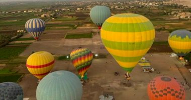 مغامرات البالون الطائر فى الأقصر.. متعة للأفواج السياحية من حول العالم "صور"