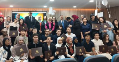 التعليم العالى: "الوافدين" تنظم احتفالية تخرج لطلاب المركز الثقافى المصرى