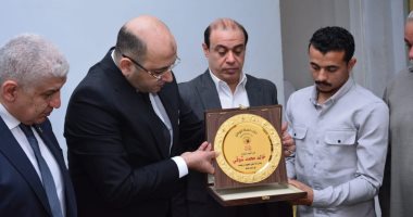 وفد "حماة الوطن" يقدم واجب العزاء فى وفاة شهيد الشهامة بالشرقية