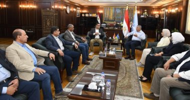 وزير الإسكان ومحافظ الإسكندرية يعقدان اجتماعا لمتابعة ملفات العمل والمشروعات المشتركة