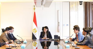 وزيرة التخطيط تلتقي بمجموعة من طلاب كبرى الجامعات بالمملكة المتحدة جانب من اللقاء