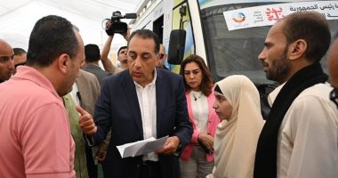 مواطن لرئيس الوزراء: "بنتى اتعمت بسبب ضربة على رأسها".. ومدبولى: هنعمل اللازم حالا الدكتور مصطفى مدبولى، رئيس مجلس الوزراء
