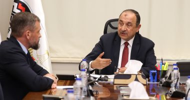 وزير قطاع الأعمال يبحث مع تحالف بقيادة "روسال" الروسية التعاون بمجال الألومنيوم جانب من اللقاء