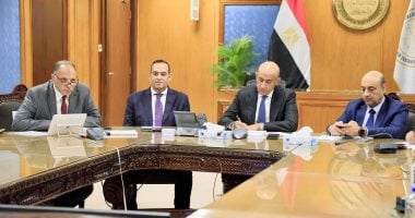 وزير التعليم يتابع انطلاق امتحان العربى للثانوية العامة من غرفة العمليات وزير التعليم يتابع انطلاق امتحان العربى للثانوية العامة