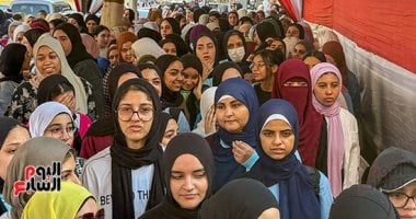 مراسل اكسترا نيوز يرصد اليوم الثانى لماراثون الثانوية العامة طلاب الثانوية العامة