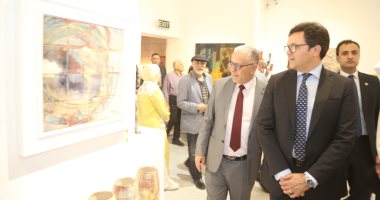 وزير الثقافة يفتتح الدورة 45 للمعرض العام بمشاركة 326 فنانًا وزير الثقافة يفتتح الدورة 45 للمعرض العام