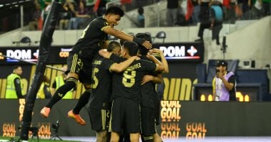 المكسيك تستهل حملة الدفاع عن اللقب بفوز صعب على الدومينيكان بالكأس الذهبية منتخب المكسيك