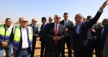 وزير التعليم العالي يتابع سير الأعمال الإنشائية بالحرم الجديد للجامعة الفرنسية