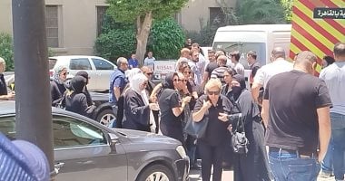وصول جثمان نجل الموسيقار صلاح الشرنوبي إلى مسجد عمر مكرم للصلاة عليه جنازة نجل صلاح الشرنوبى