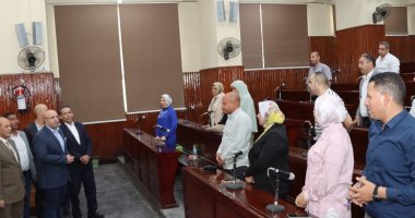 محافظ بني سويف يتابع اختبارات تحديد مستوى المرشحين لتأهيل القيادات التنفيذية