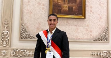 محمد أول الجيزة بالشهادة الإعدادية.. حافظ للقرآن وصائد للجوائز ويعمل بالصيف محمد الأول على الجيزة بالإعدادية