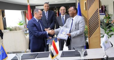 محافظ أسوان: بروتوكول تعاون لاستكمال مشروع إحلال سيارات "الكبود"