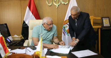 محافظ الوادى الجديد يعتمد نتيجة الشهادة الإعدادية بنسبة نجاح 90.1%
