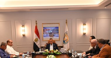 محافظ جنوب سيناء يعقد اجتماعًا موسعًا مع رؤساء المدن جانب من الإجتماع