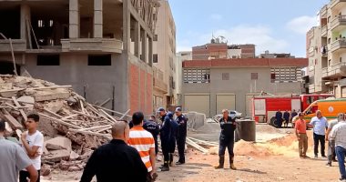 إصابة عاملين فى انهيار منزل أثناء إجراء عملية ترميم له بالدقهلية.. صور