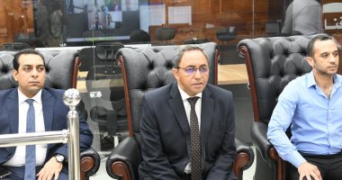 محافظ قنا يتابع سير امتحانات الثانوية العامة من مركز سيطرة الشبكة الوطنية للطوارئ