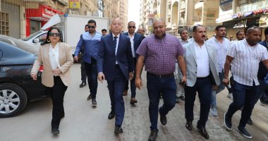 محافظ القاهرة يتفقد أعمال تطوير بحى السلام ويفتتح بعض المشروعات محافظ القاهرة يتفقد أعمال تطوير بحى السلام