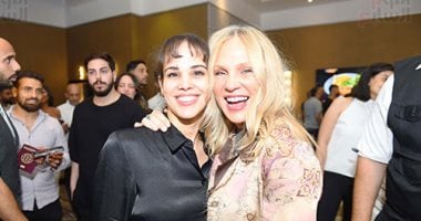 نور عمرو دياب تساند والدتها شيرين رضا فى العرض الخاص لفيلم "فى عز الضهر" نور عمرو دياب