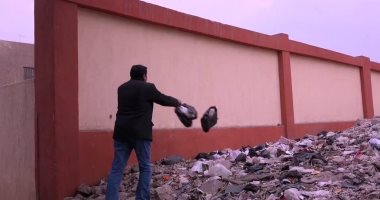 النقل تطالب المواطنين بعدم إلقاء المخلفات على شريط السكك الحديدية