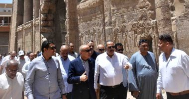 محافظ الأقصر يتفقد تطوير معبد إسنا ويوجه بحل مشكلة المياه السطحية بقرية النمسا