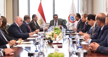 وزير الصحة يعقد اجتماعا لمتابعة الموقف التنفيذى لمنظومة التأمين الصحى الشامل