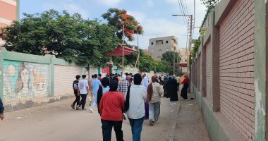46 ألف طالب يؤدون امتحان ثانى أيام الثانوية فى 117 لجنة بالغربية.. فيديو طلاب الثانوية العامة